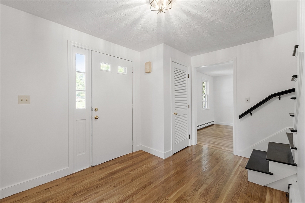47 Browning Road Shrewsbury, MA 01545 - Photo 9 of 35 Gallery Image 9