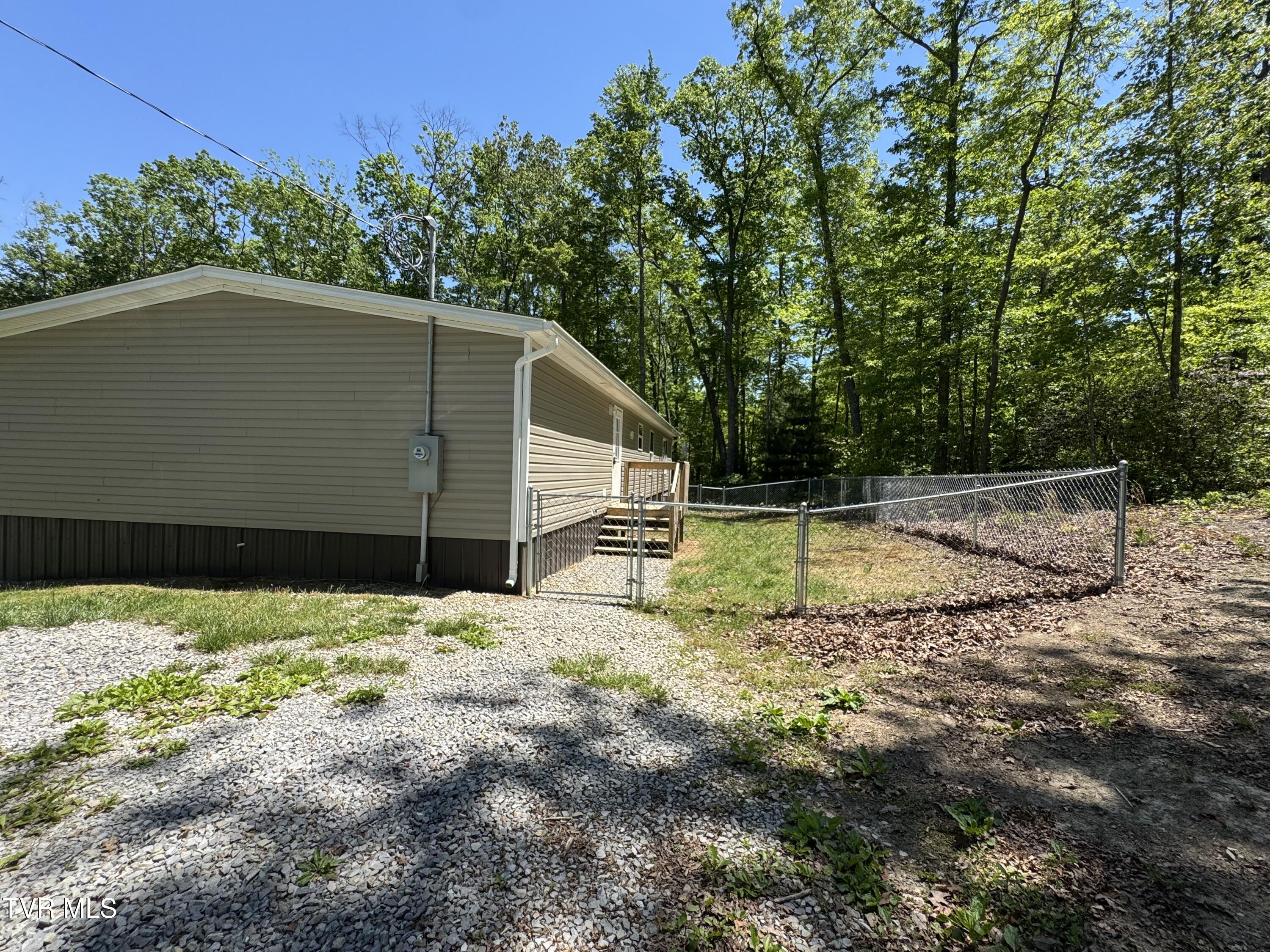 12580 Star Branch Road Coeburn, VA 24230 - Photo 7 of 26 IMG_9024