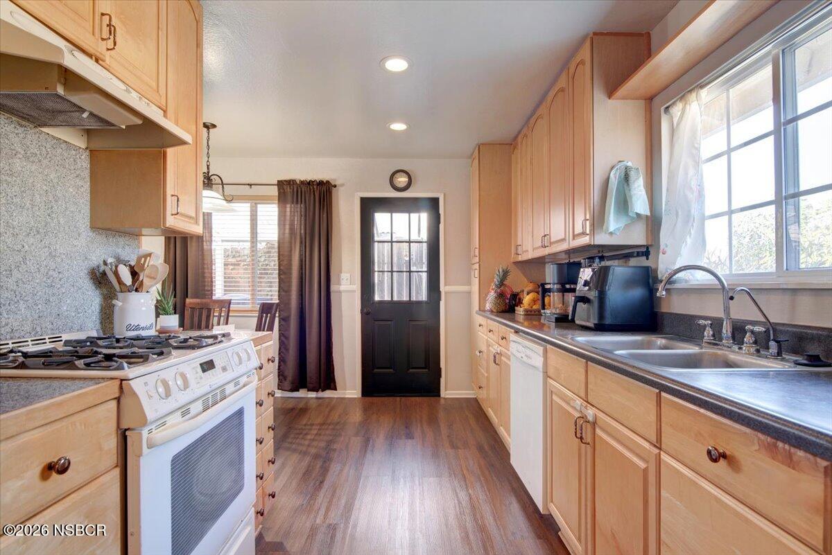 3834 Jupiter Avenue Lompoc, CA 93436 - Photo 14 of 24 16-DSC_5872