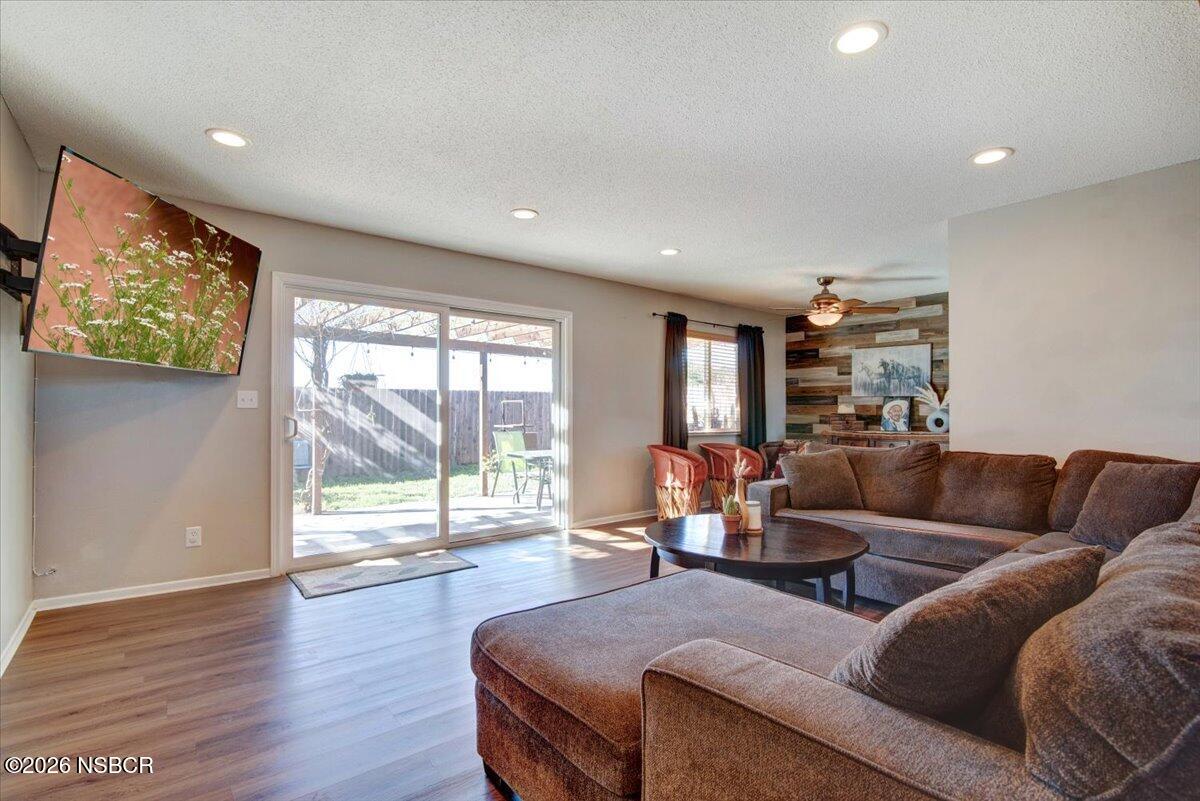 3834 Jupiter Avenue Lompoc, CA 93436 - Photo 5 of 24 07-DSC_5817