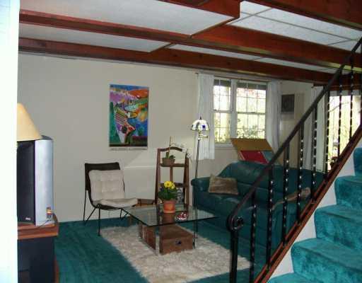 199 Rockingham Road Pittsburgh, PA 15238 - Photo 6 of 8 Den/Family/Great Room.