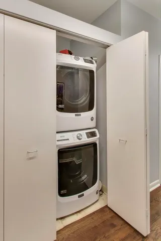 a close up view of a washer and dryer