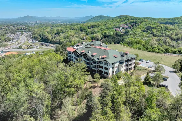 $330,000 | 5442 The Peaks Drive, Unit 209, Roanoke, VA 24018