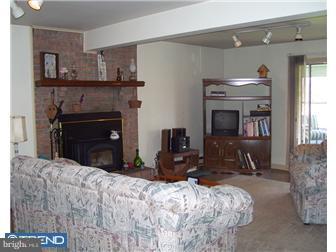 1178 Elverson Road Morgantown, PA 19543 - Photo 9 of 10 Family Room