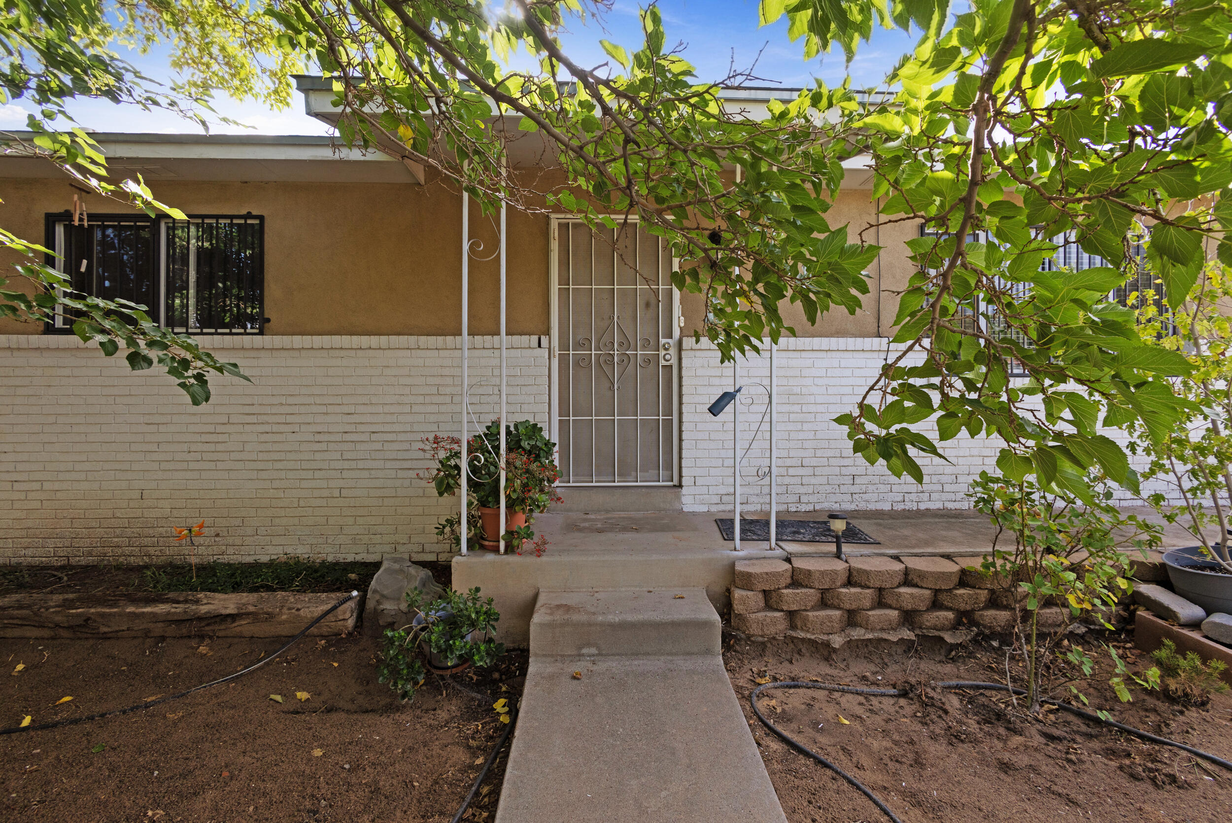 6501 Churchill Road Southwest Albuquerque, NM 87121 - Photo 1 of 45 Gallery Image 1