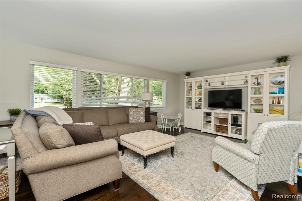 1155 Portsmouth Road Rochester Hills, MI 48309 - Photo 6 of 60