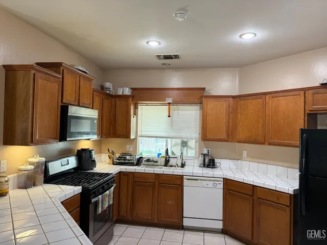 $380,000 | Undisclosed Address, Bakersfield, CA 93313