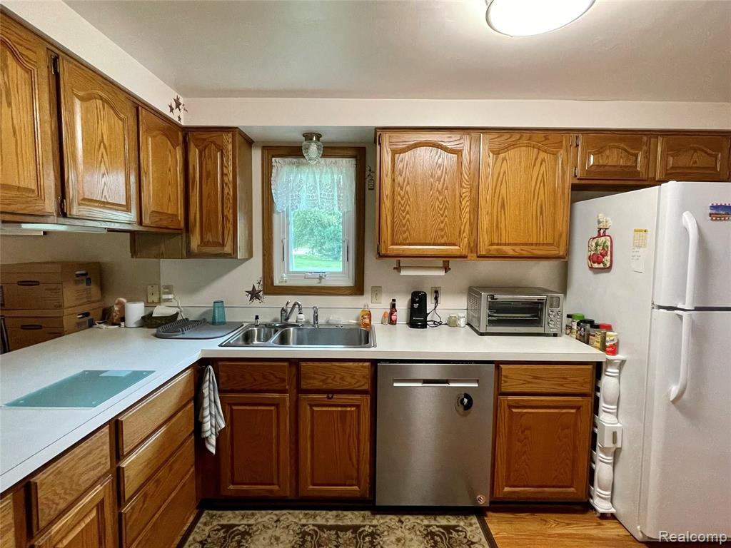 5252 Center Road Flint, MI 48506 - Photo 8 of 40