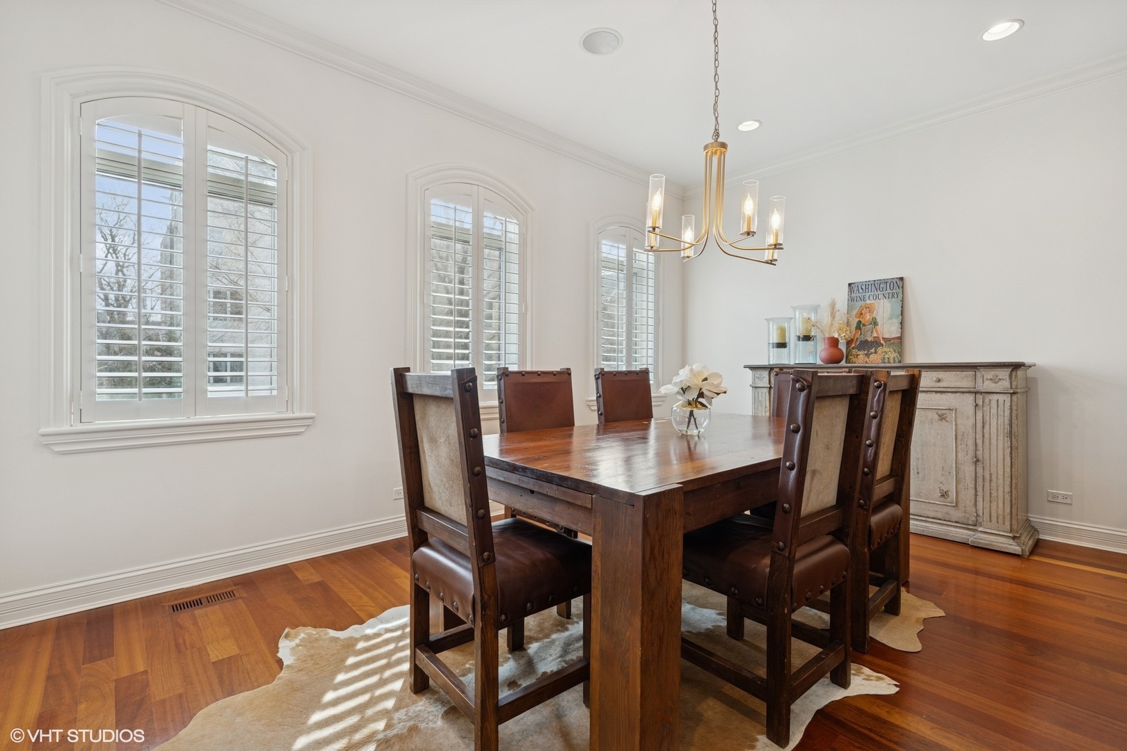 952 North Racine Avenue Chicago, IL 60642 - Photo 6 of 24 a view of a dining room with furniture window and wooden floor