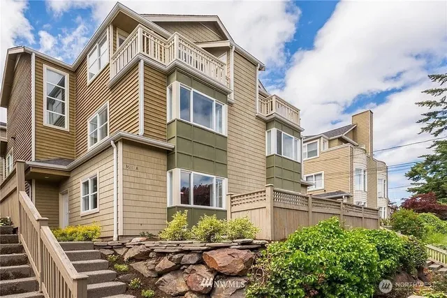 $3,600 | 3611 22nd Avenue West, Seattle, WA 98199