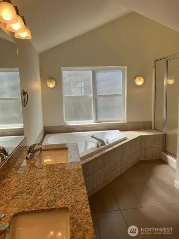 $3,600 | 3611 22nd Avenue West, Seattle, WA 98199