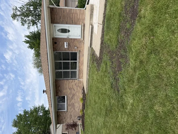 $1,800 | 11809 McKinley Drive, Warren, MI 48089