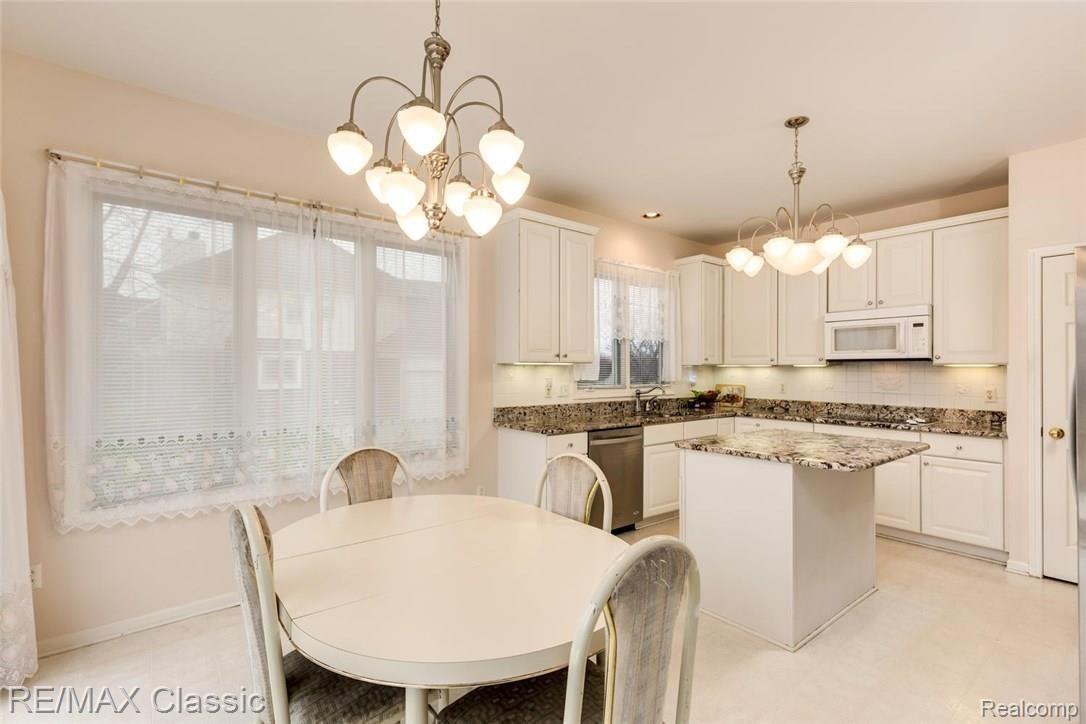 6976 Kennesaw Road Canton, MI 48187 - Photo 15 of 24 14 Kit Din.jpg