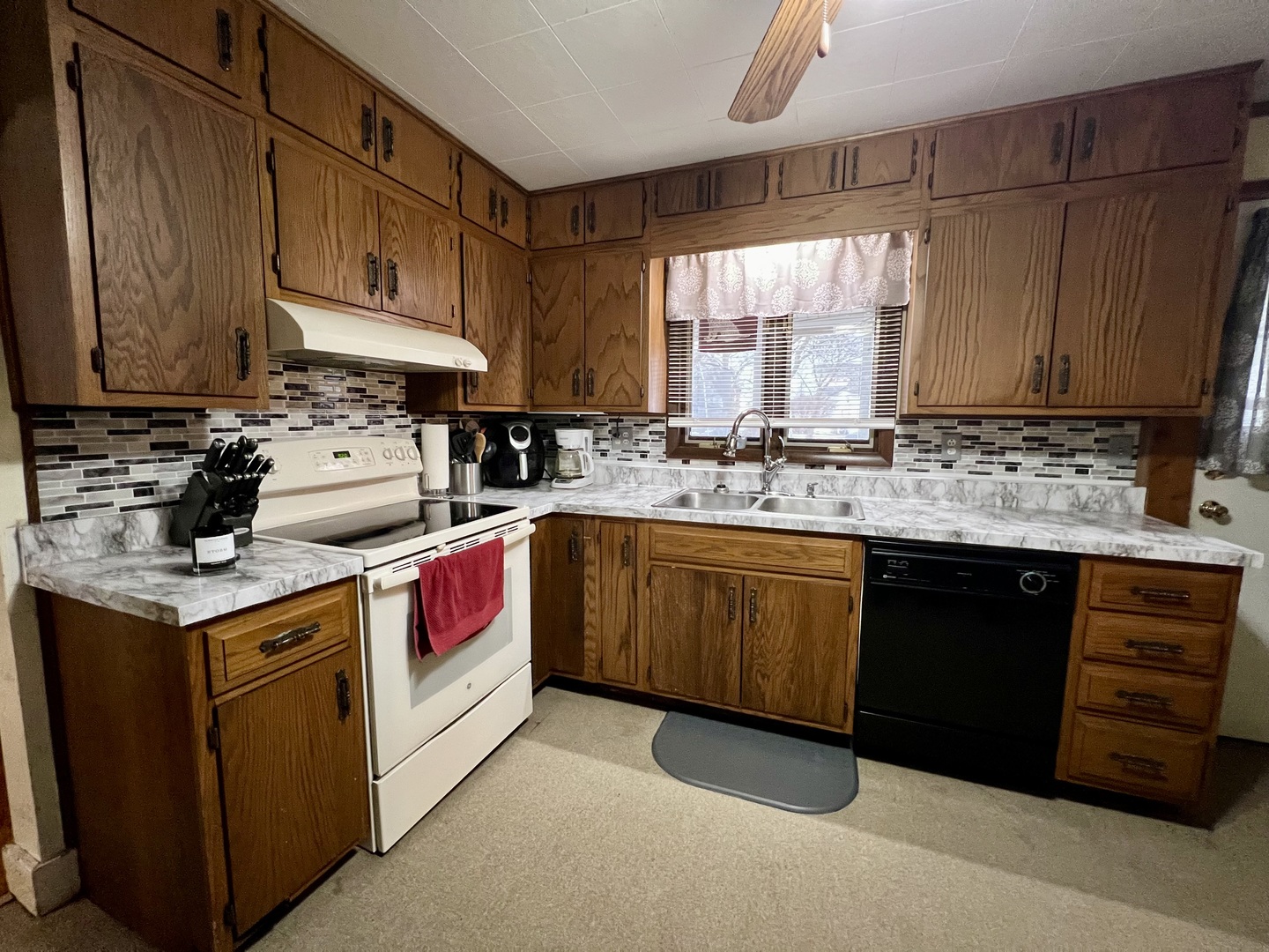 302 Dickson Street Sidell, IL 61876 - Photo 14 of 37 Gallery Image 14