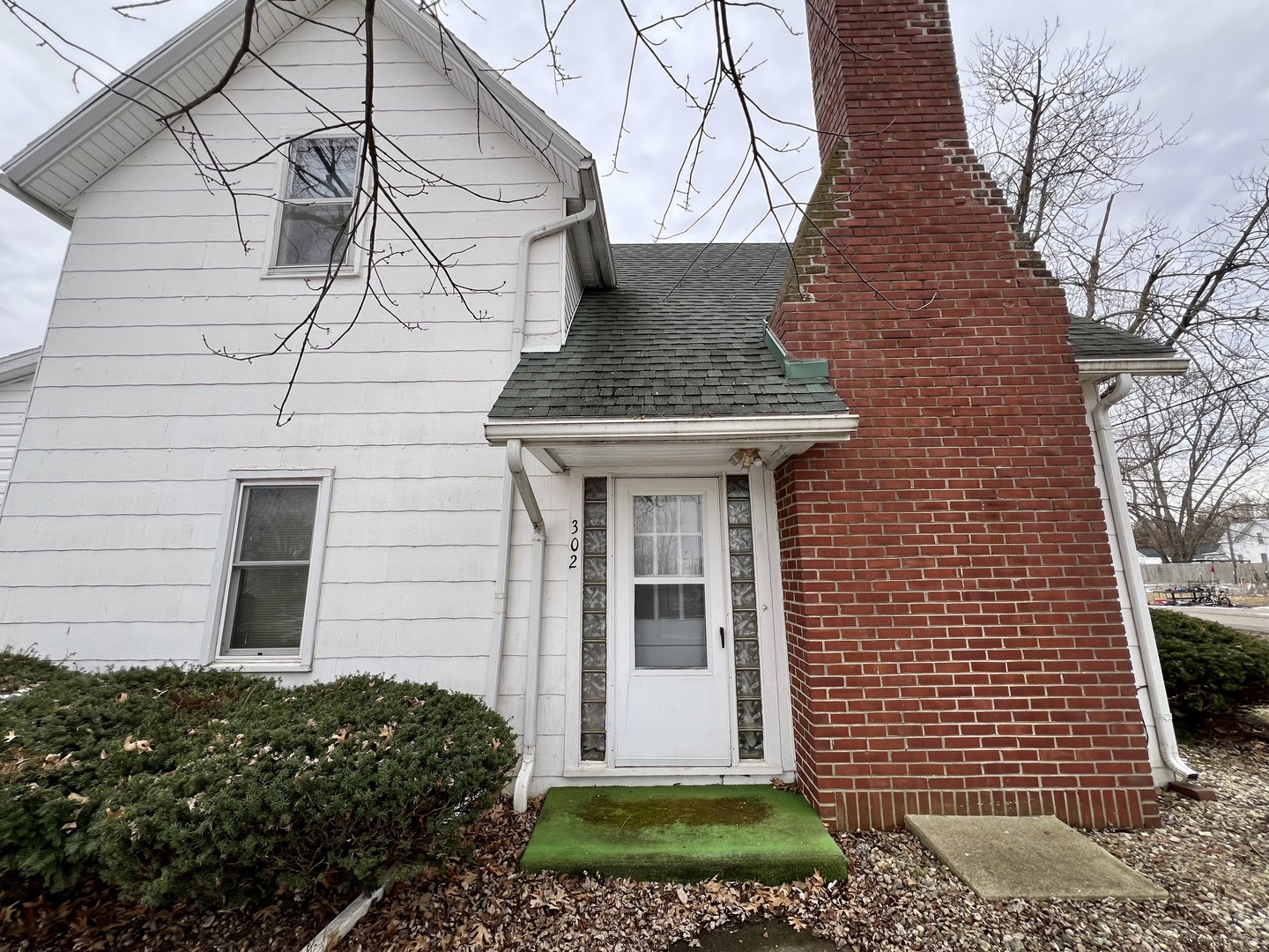 302 Dickson Street Sidell, IL 61876 - Photo 2 of 37 Gallery Image 2