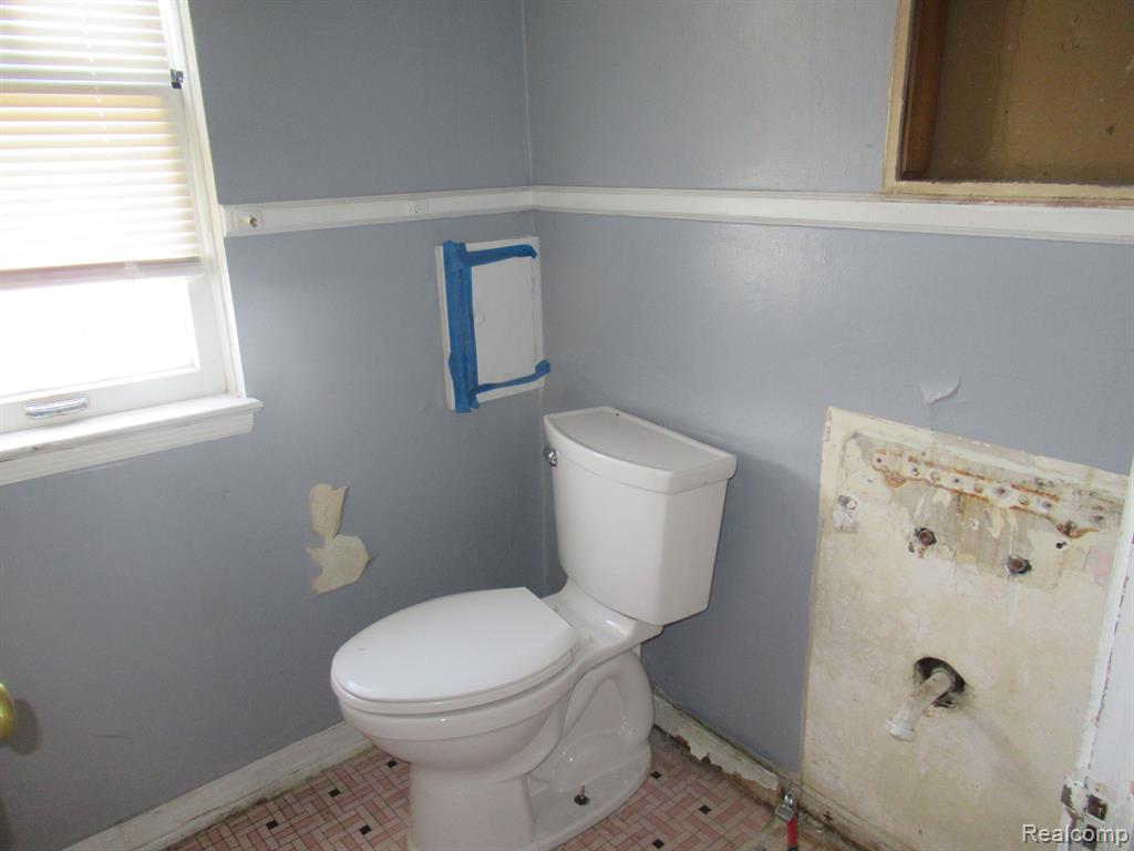 10921-10925 Nottingham Road Detroit, MI 48224 - Photo 14 of 27
