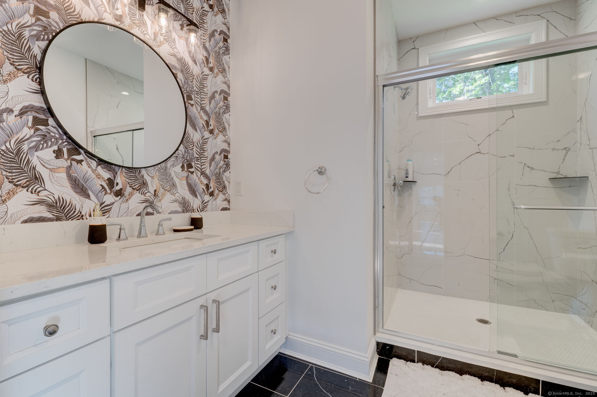 125 Ridgewood Drive Milford, CT 06460 - Photo 11 of 37