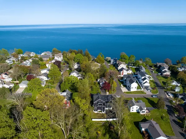 $1,650,000 | 125 Ridgewood Drive, Milford, CT 06460