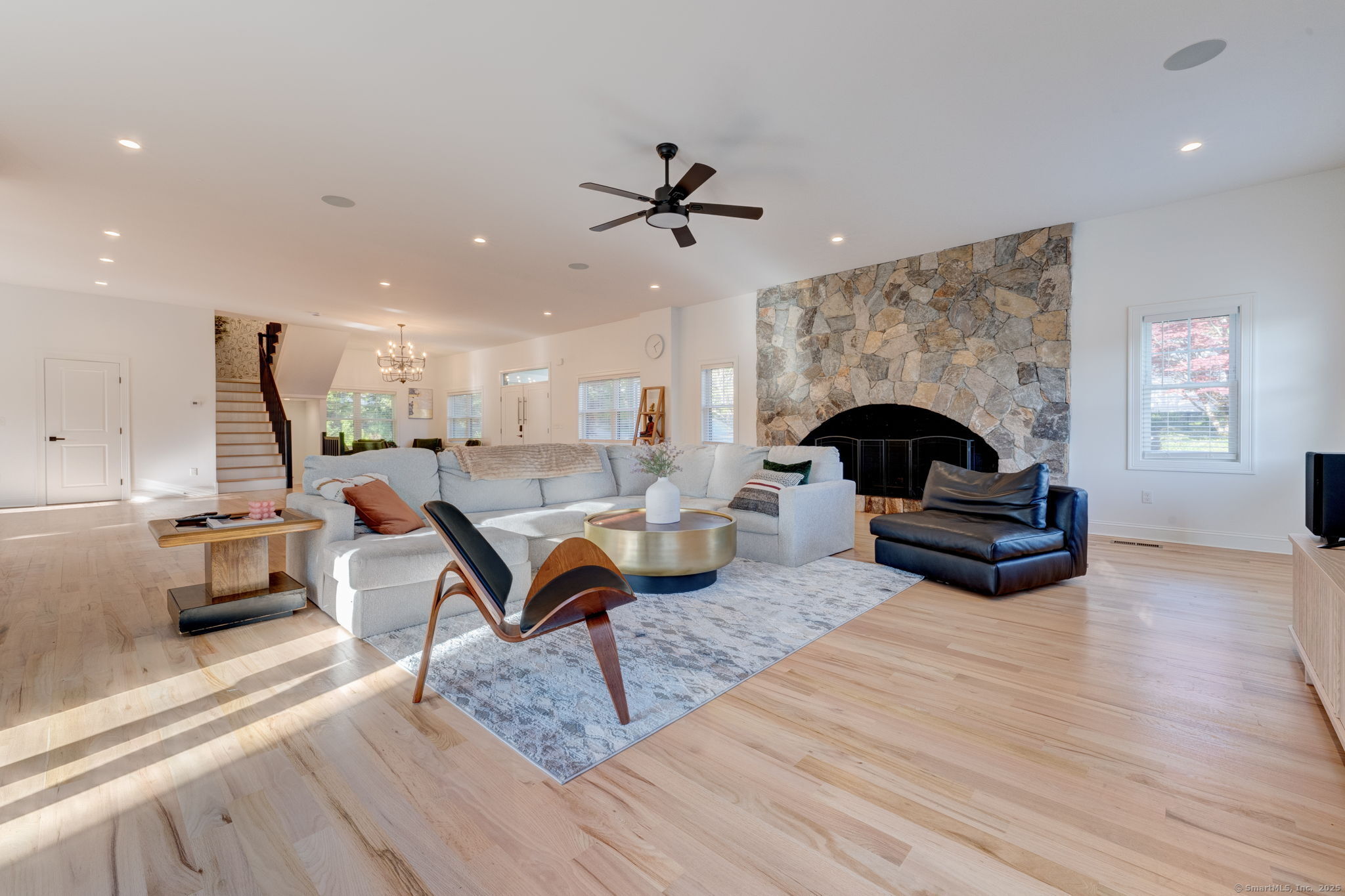 125 Ridgewood Drive Milford, CT 06460 - Photo 5 of 37