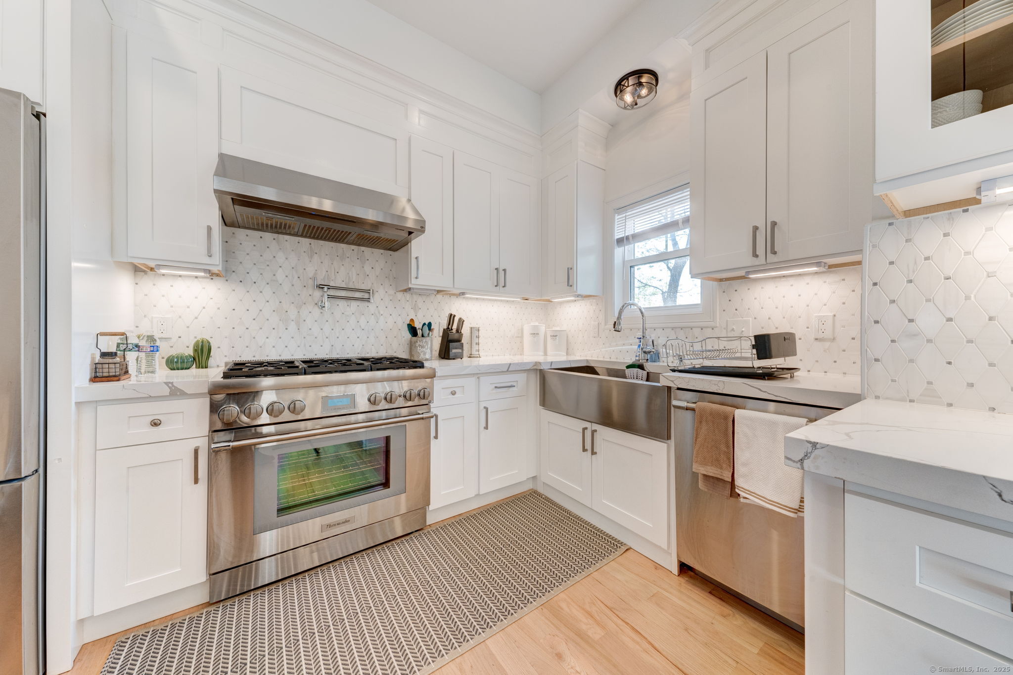 125 Ridgewood Drive Milford, CT 06460 - Photo 8 of 37