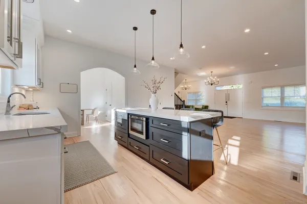 $1,650,000 | 125 Ridgewood Drive, Milford, CT 06460