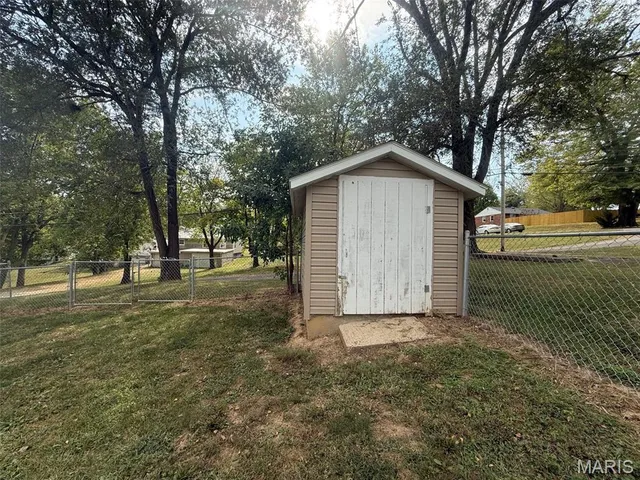 $135,000 | 1320 West St Clair Street, Vandalia, IL 62471