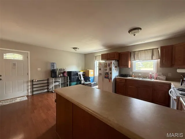 $135,000 | 1320 West St Clair Street, Vandalia, IL 62471