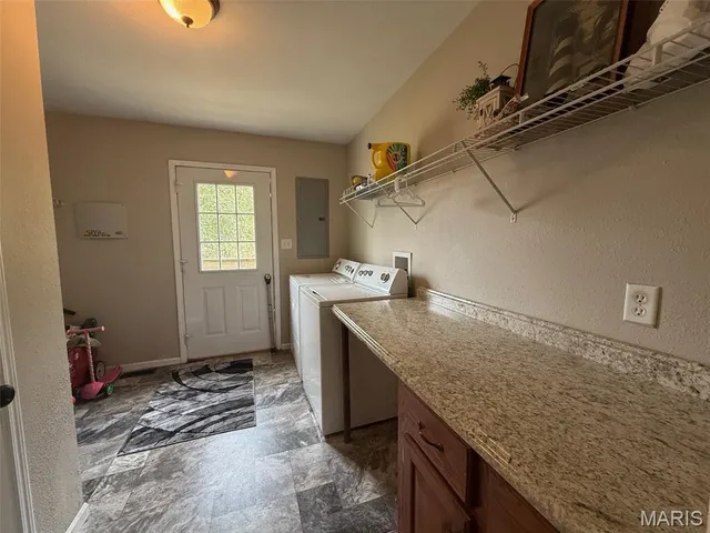 $135,000 | 1320 West St Clair Street, Vandalia, IL 62471