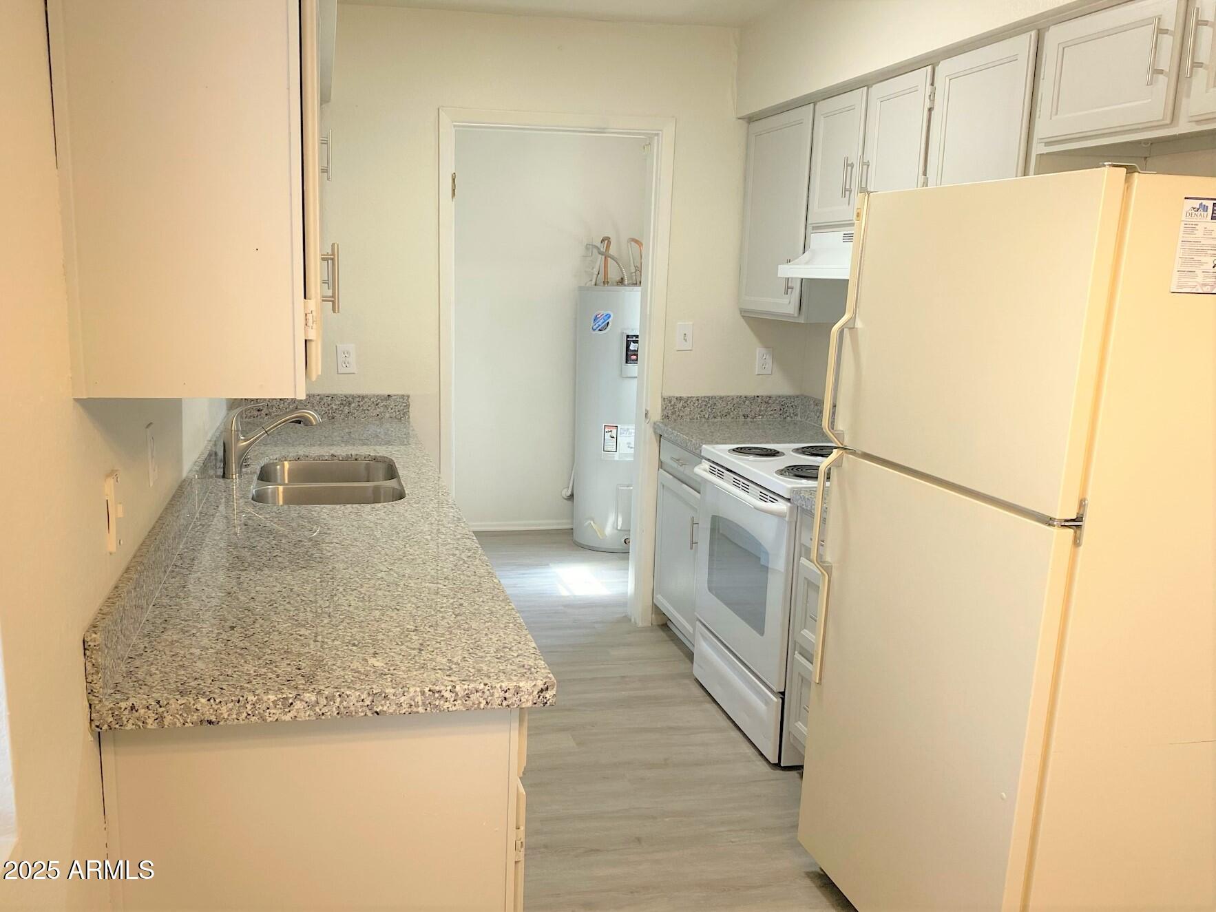 456 South Olive, Unit 8 Mesa, AZ 85204 - Photo 3 of 8 IMG_6571