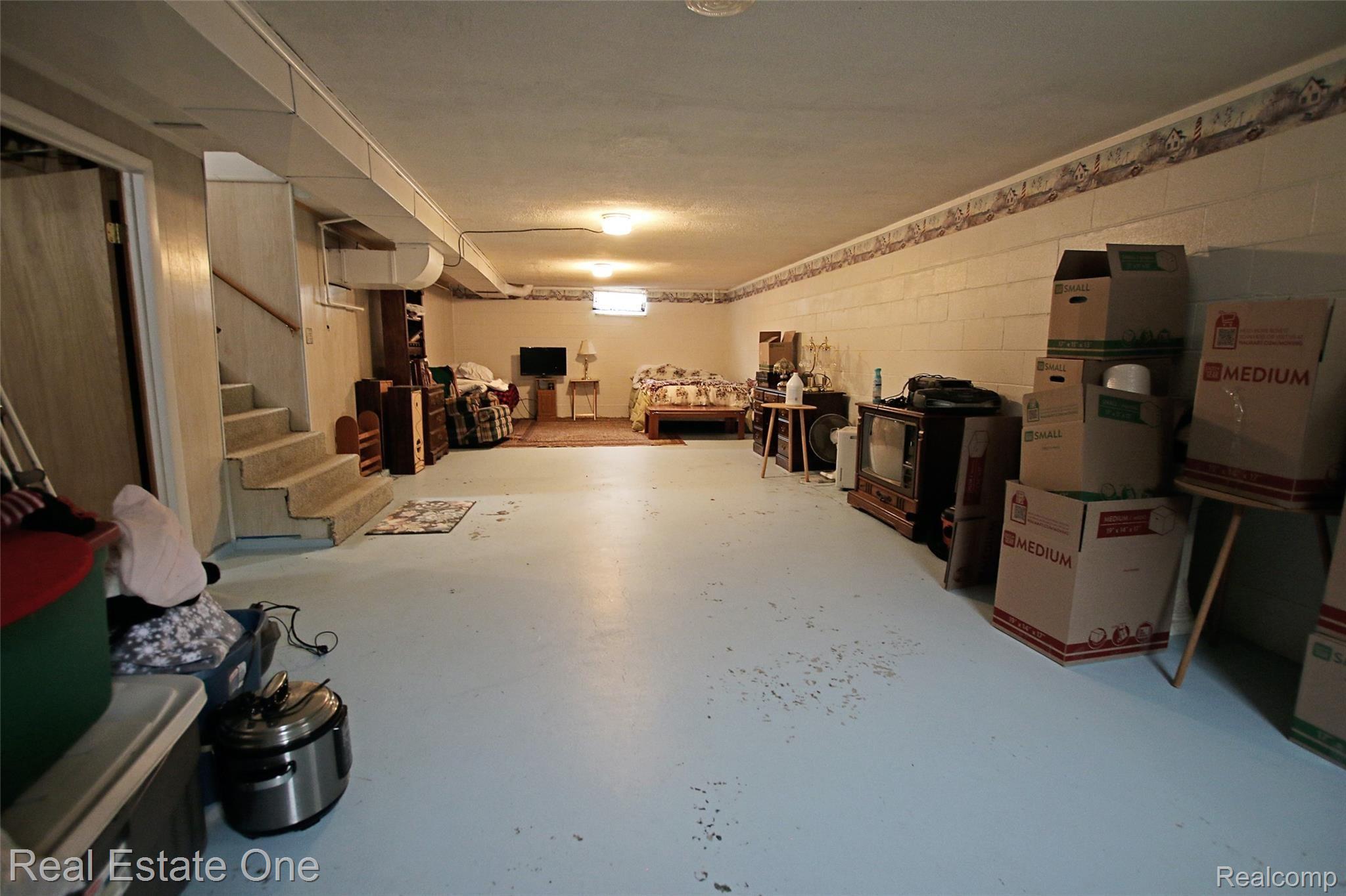 930 North Wilder Road Lapeer, MI 48446 - Photo 28 of 54 25) Basement.jpg