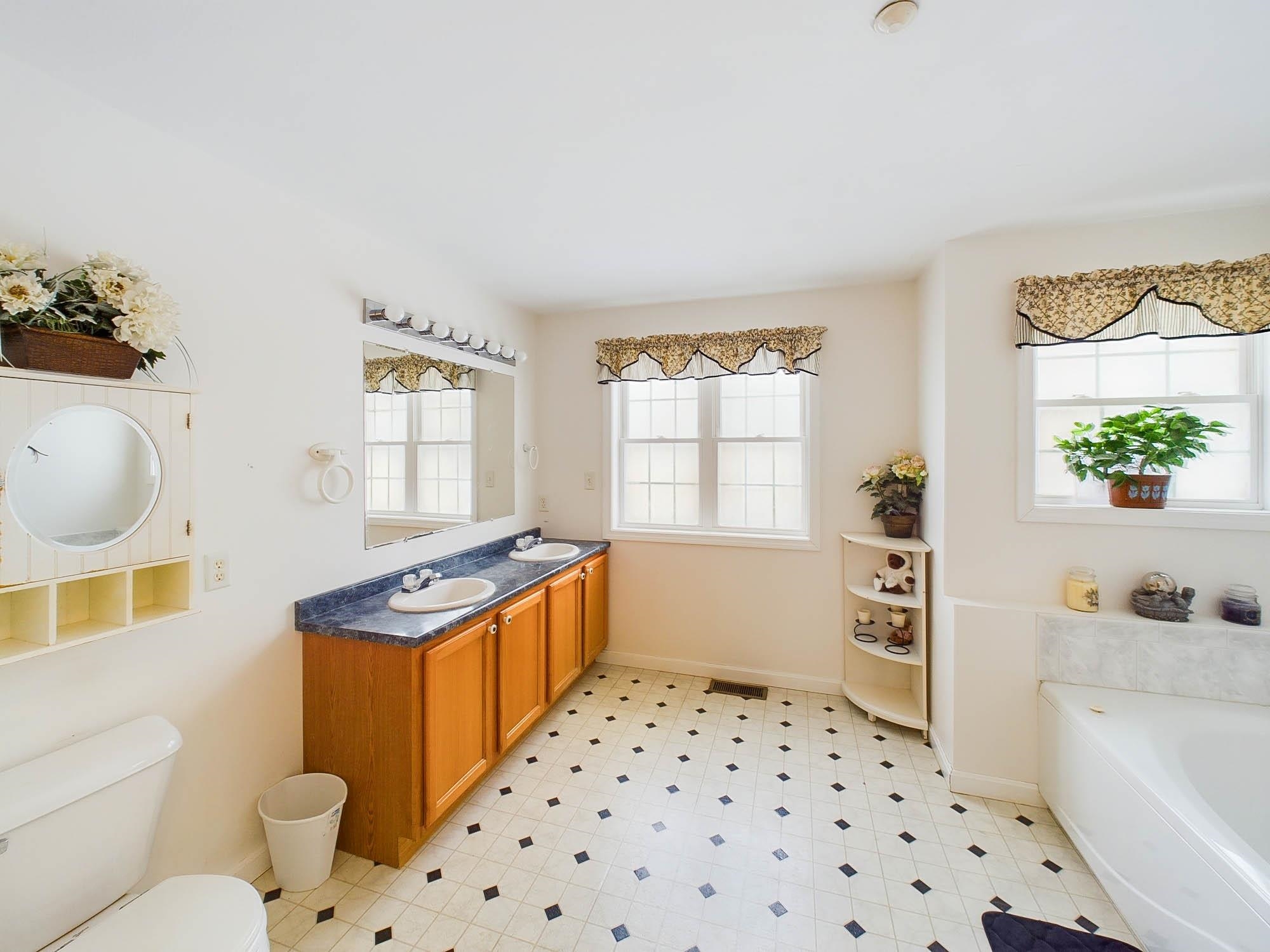 44 Terrell Lane Hollis, NH 03049 - Photo 19 of 40