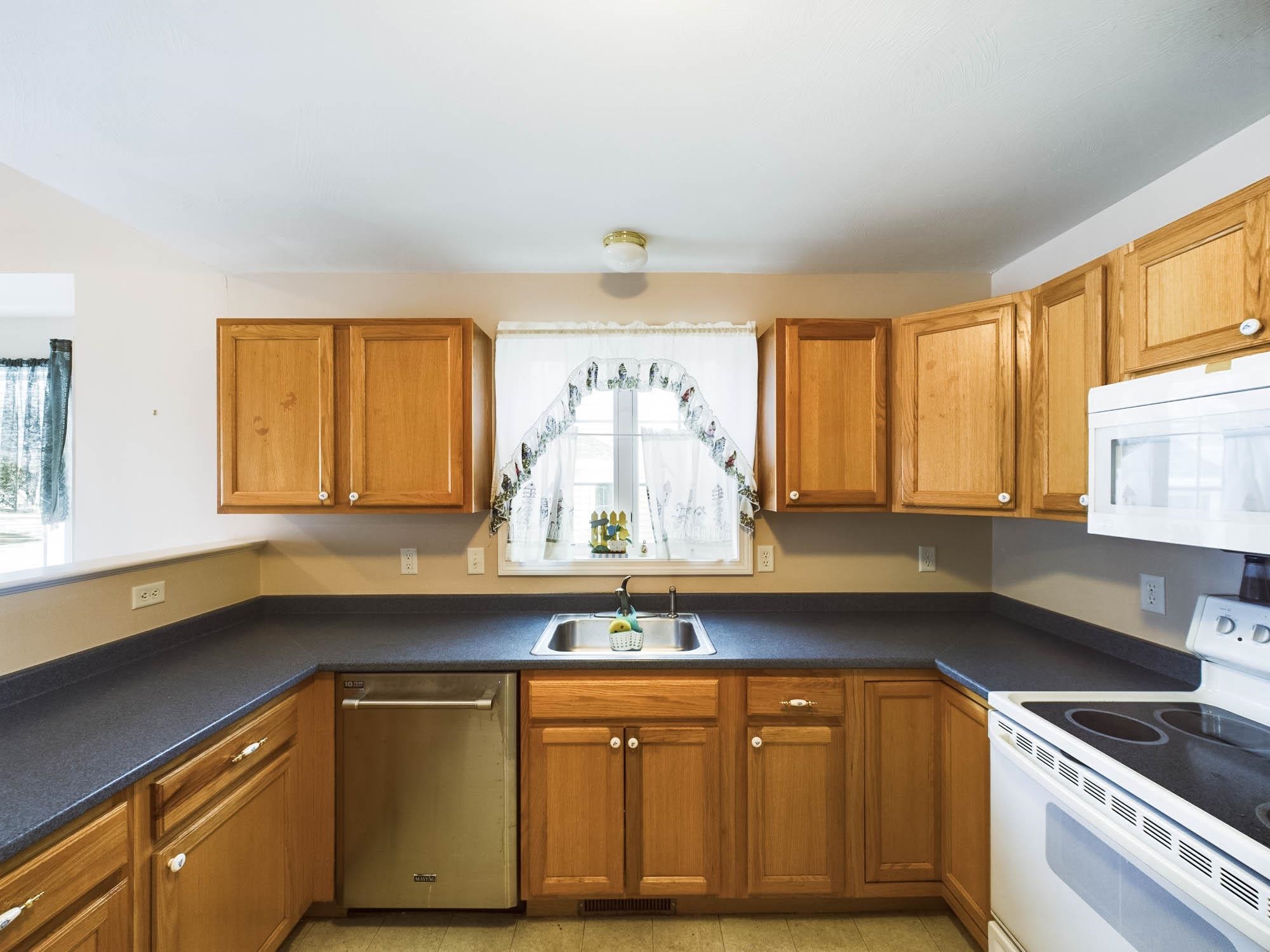 44 Terrell Lane Hollis, NH 03049 - Photo 5 of 40