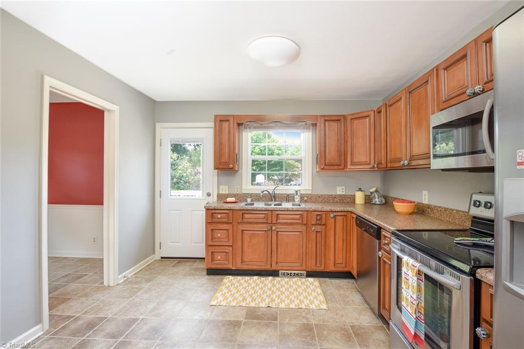 5338 Mapleton Street Clemmons, NC 27012 - Photo 10 of 31