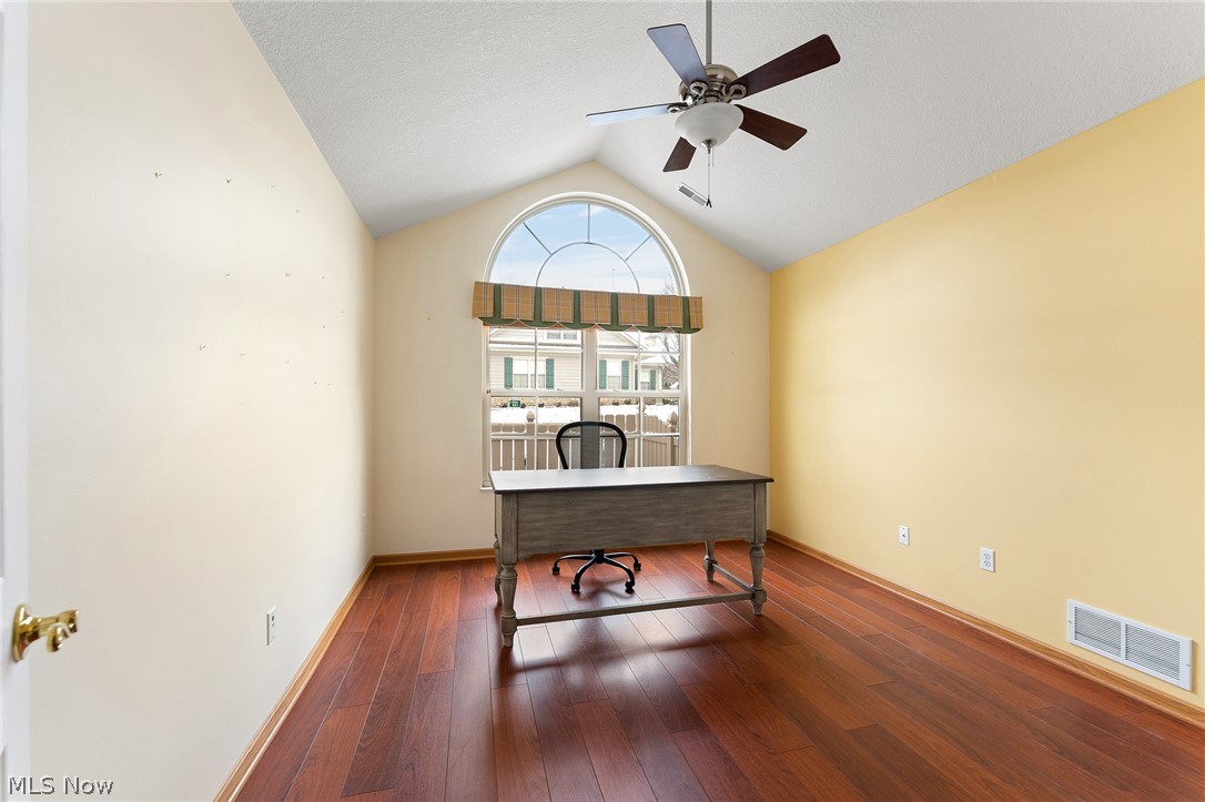 9151 Springfield Road, Unit 1701 Youngstown, OH 44514 - Photo 16 of 26 Gallery Image 16