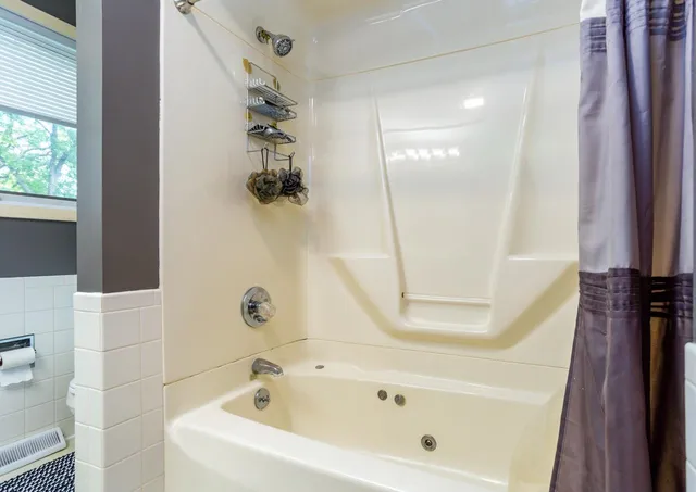 $799,000 | 2329 Summit Drive, Janesville, WI 53548