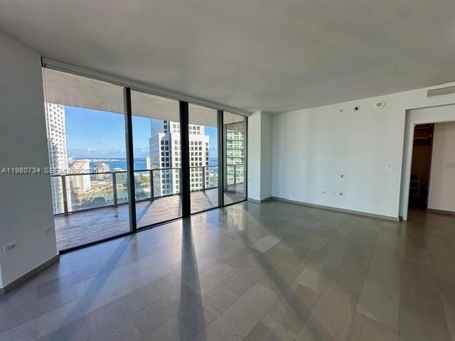 68 Southeast 6th Street, Unit 2511 Miami, FL 33131 - Photo 12 of 39