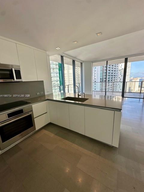 68 Southeast 6th Street, Unit 2511 Miami, FL 33131 - Photo 13 of 39