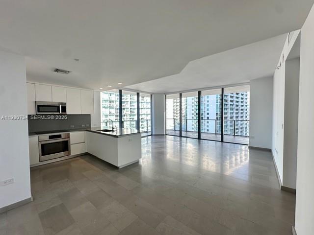 68 Southeast 6th Street, Unit 2511 Miami, FL 33131 - Photo 8 of 39