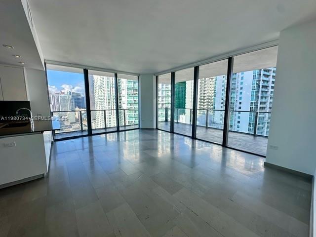 68 Southeast 6th Street, Unit 2511 Miami, FL 33131 - Photo 10 of 39