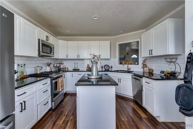 $399,900 | 31795 Highway 11, Philadelphia, NY 13673