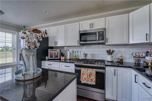 $399,900 | 31795 Highway 11, Philadelphia, NY 13673