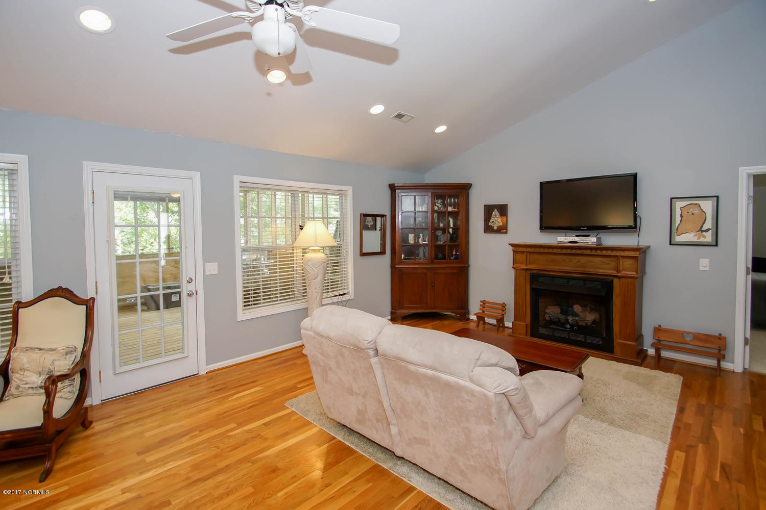 166 Sigman Road Southport, NC 28461 - Photo 10 of 26 166 Sigman Rd Southport NC-large-012-32-