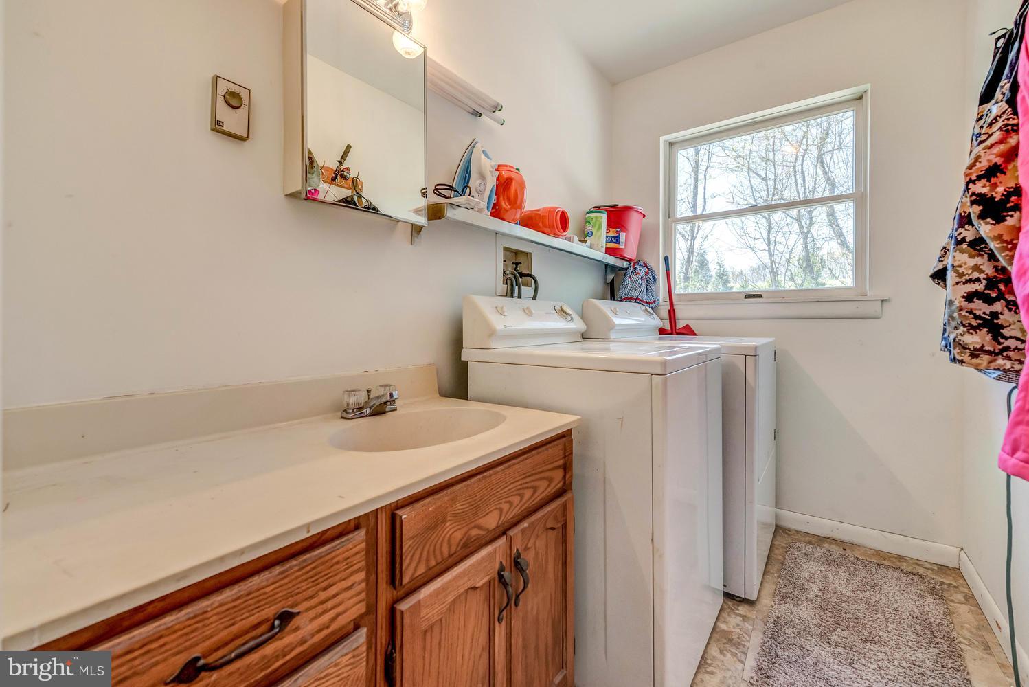 6009 Mt Phillip Road Frederick, MD 21703 - Photo 20 of 22 Interior (General) LAUDRY OF SECOND LEVEL APARTMT