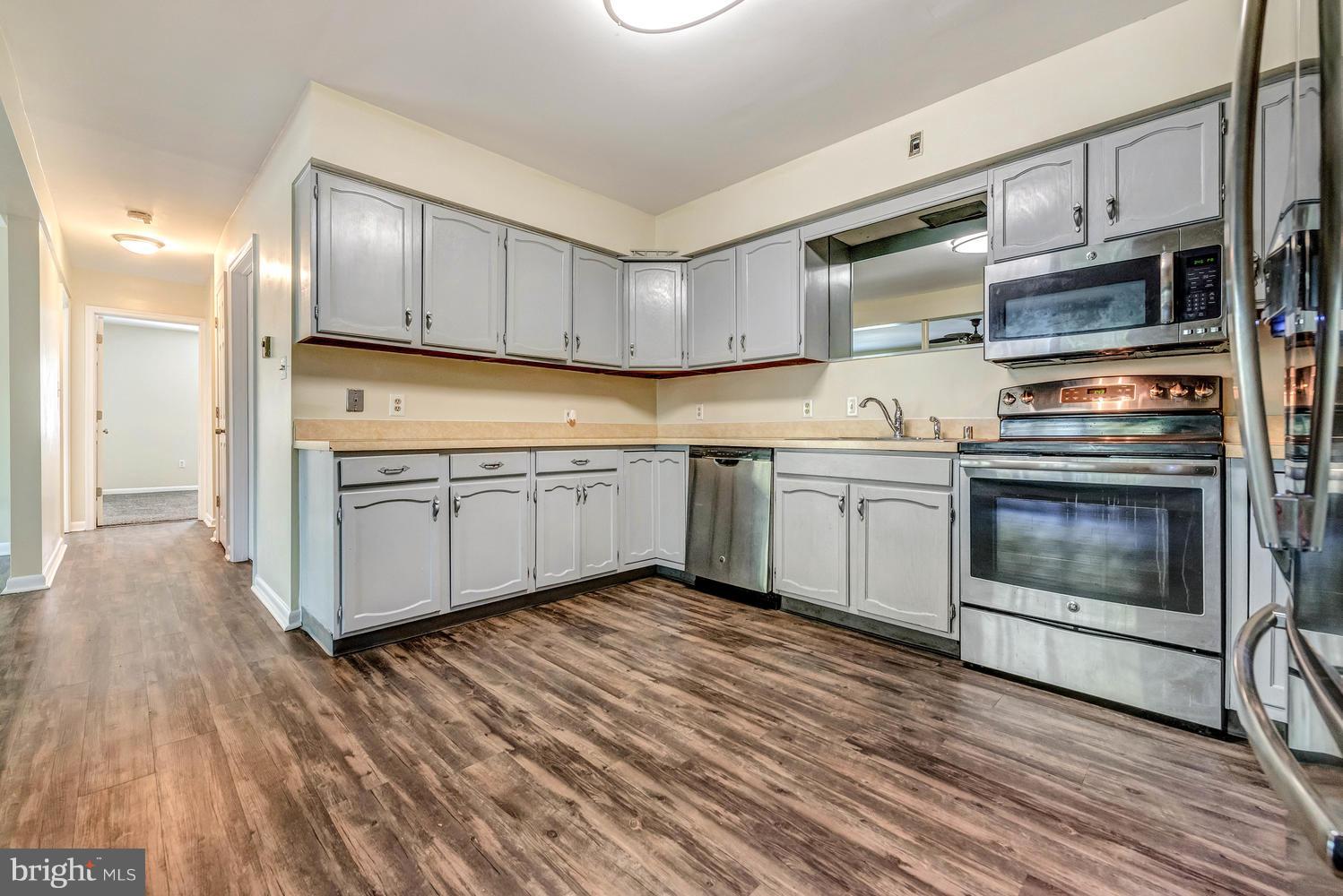 6009 Mt Phillip Road Frederick, MD 21703 - Photo 7 of 22 Kitchen FIRST LEVEL ...STAINLESS APPLIANCES