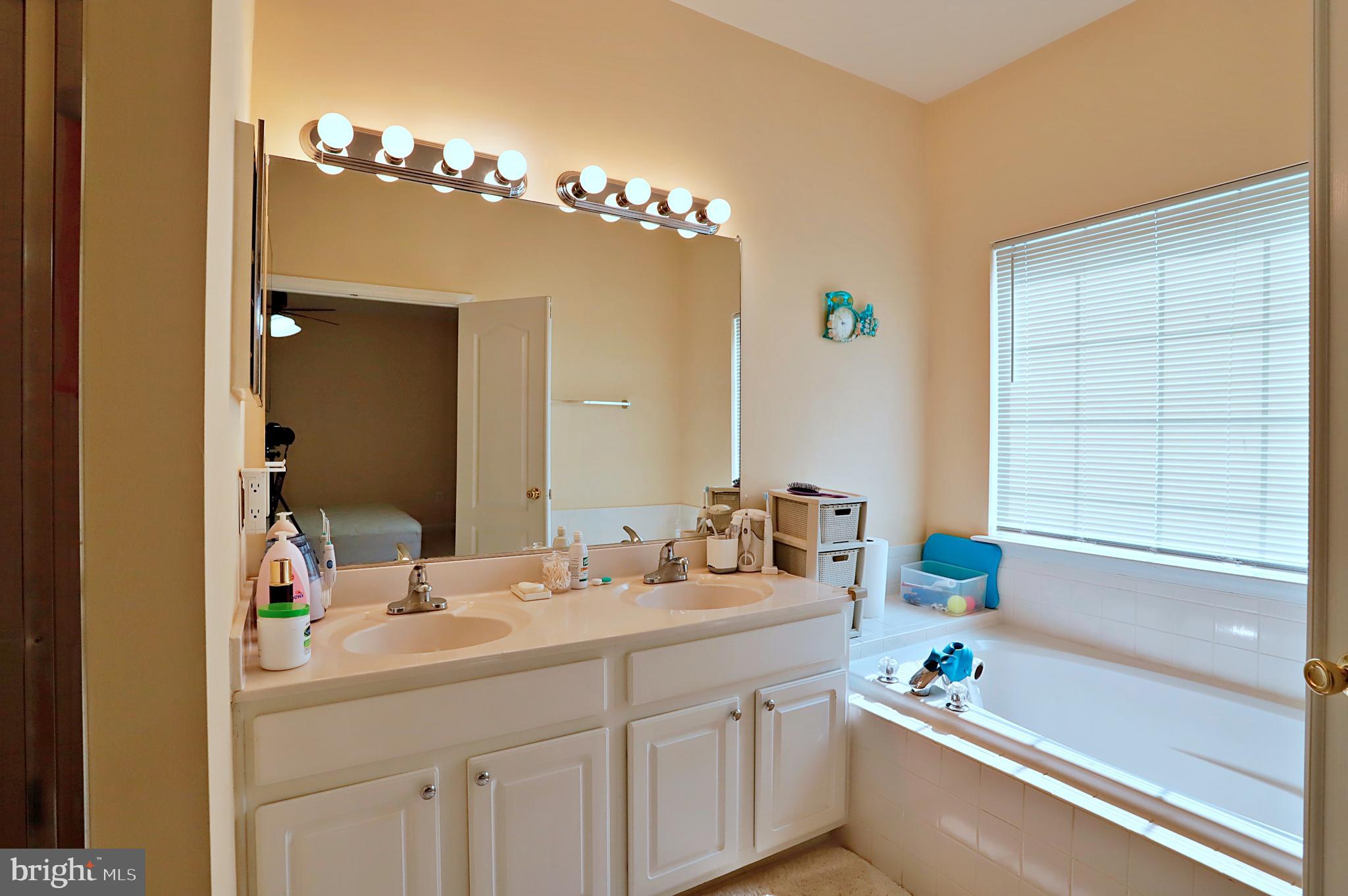 14022 Sawteeth Way Centreville, VA 20121 - Photo 17 of 27