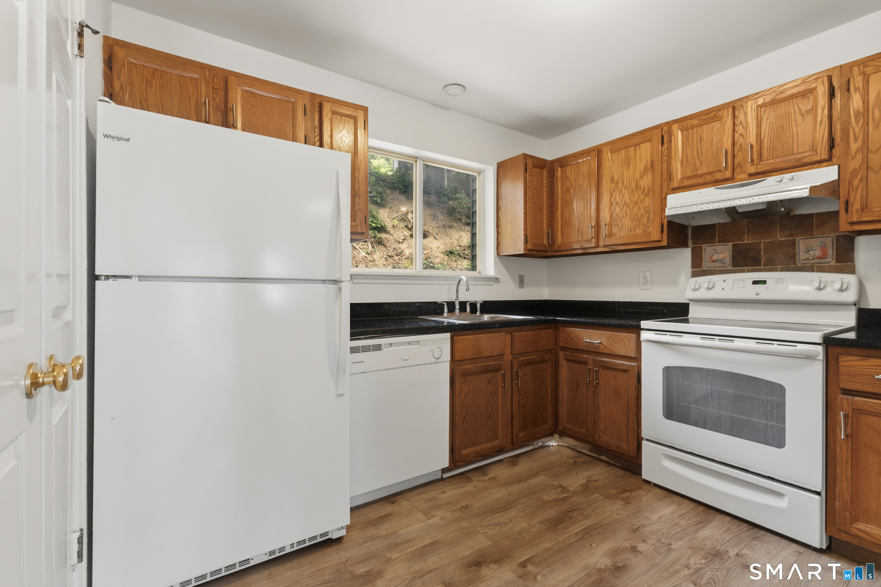 1 Beaver Brook Road, Unit 8 Danbury, CT 06810 - Photo 9 of 40