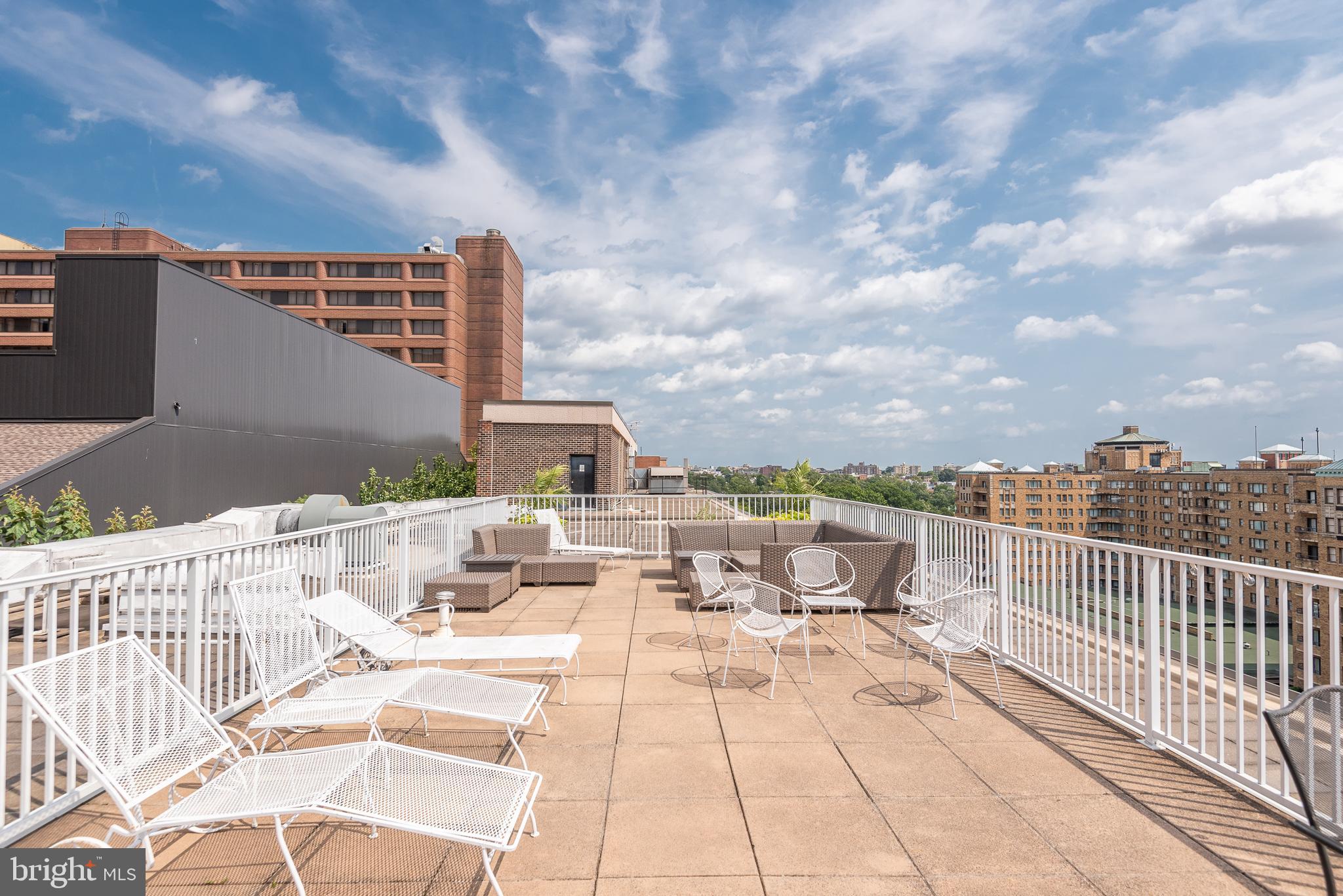 2501 Calvert Street Northwest, Unit 811 Washington, DC 20008 - Photo 18 of 28 a terrace with outdoor seating
