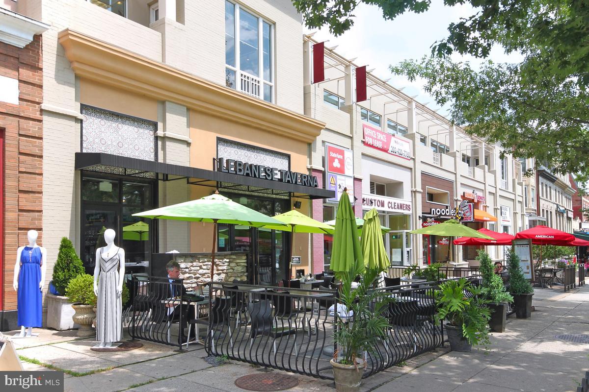 2501 Calvert Street Northwest, Unit 811 Washington, DC 20008 - Photo 25 of 28 a view of a cafe with sitting area