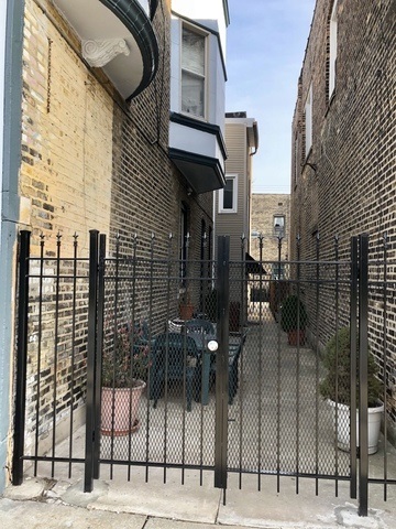 6263 North Clark Street, Unit 2 Chicago, IL 60660 - Photo 12 of 14 a view of dinning table and chairs in patio