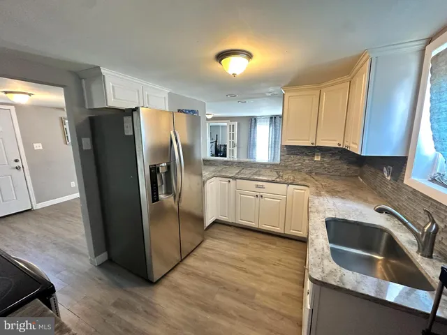 $260,000 | 16 Tyrone Avenue, New Castle, DE 19720